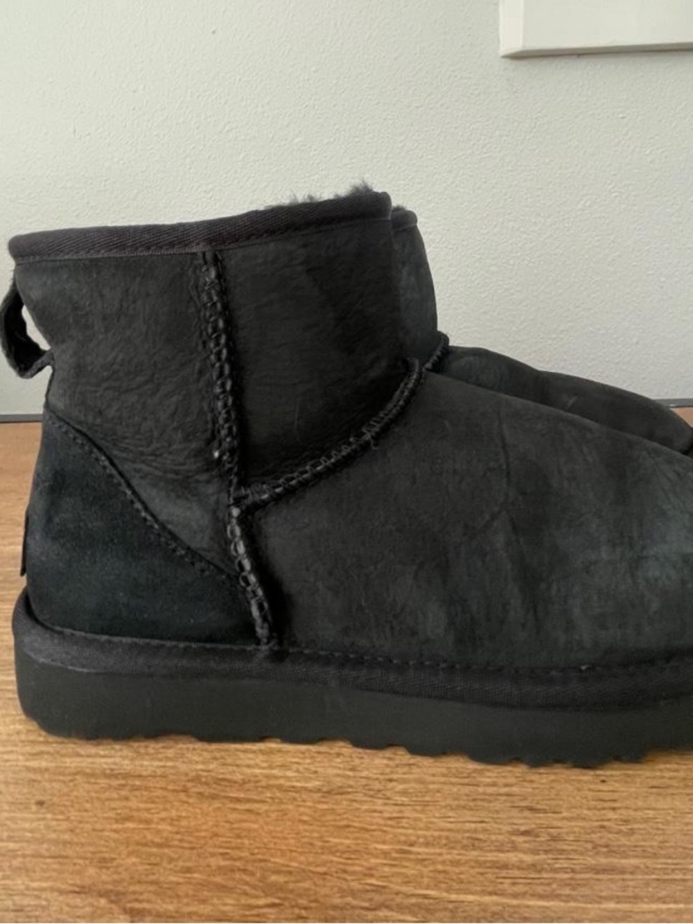 Authentic UGG Classic Short Boots in black